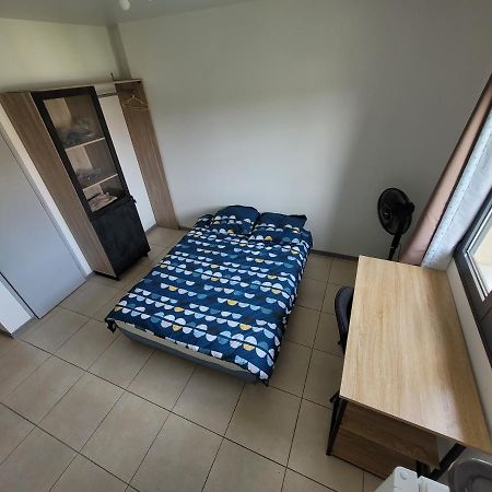 Residence De La Gare, Chambre Meublee 롱쥐모 외부 사진
